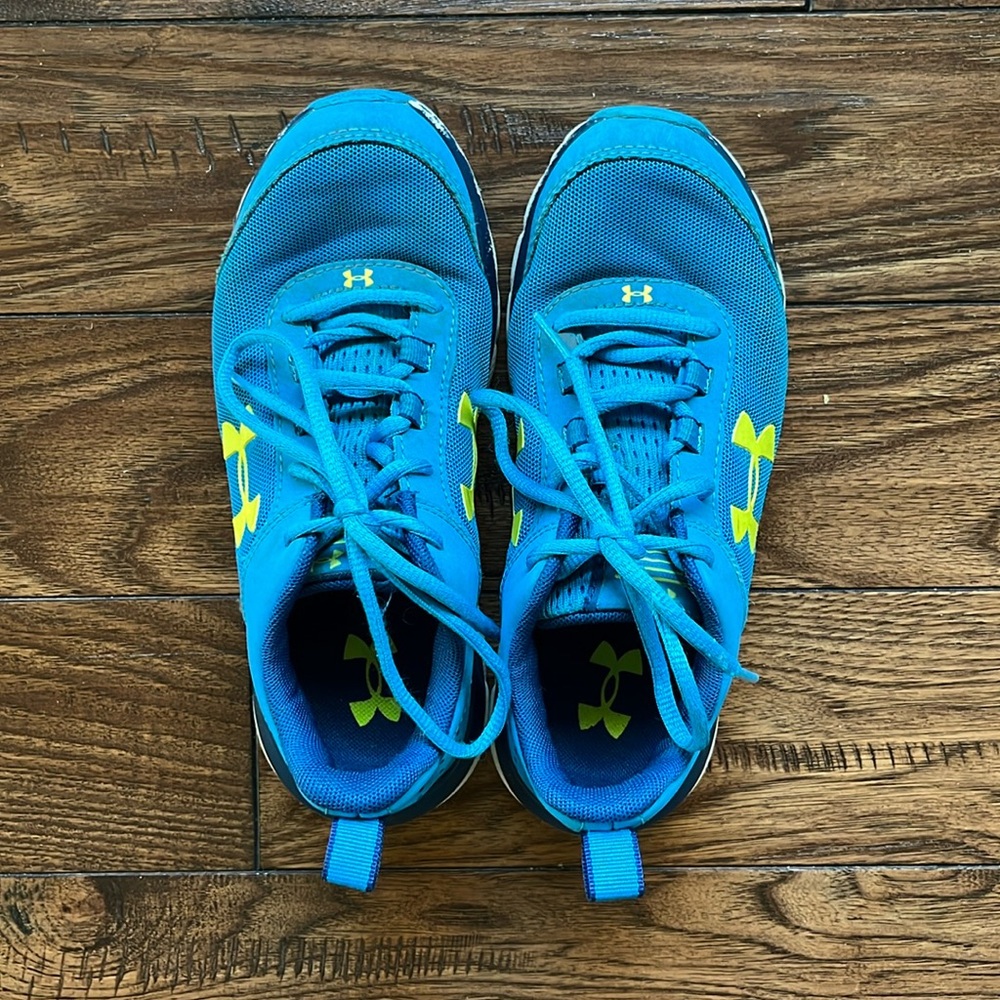 Under Armour Sneakers